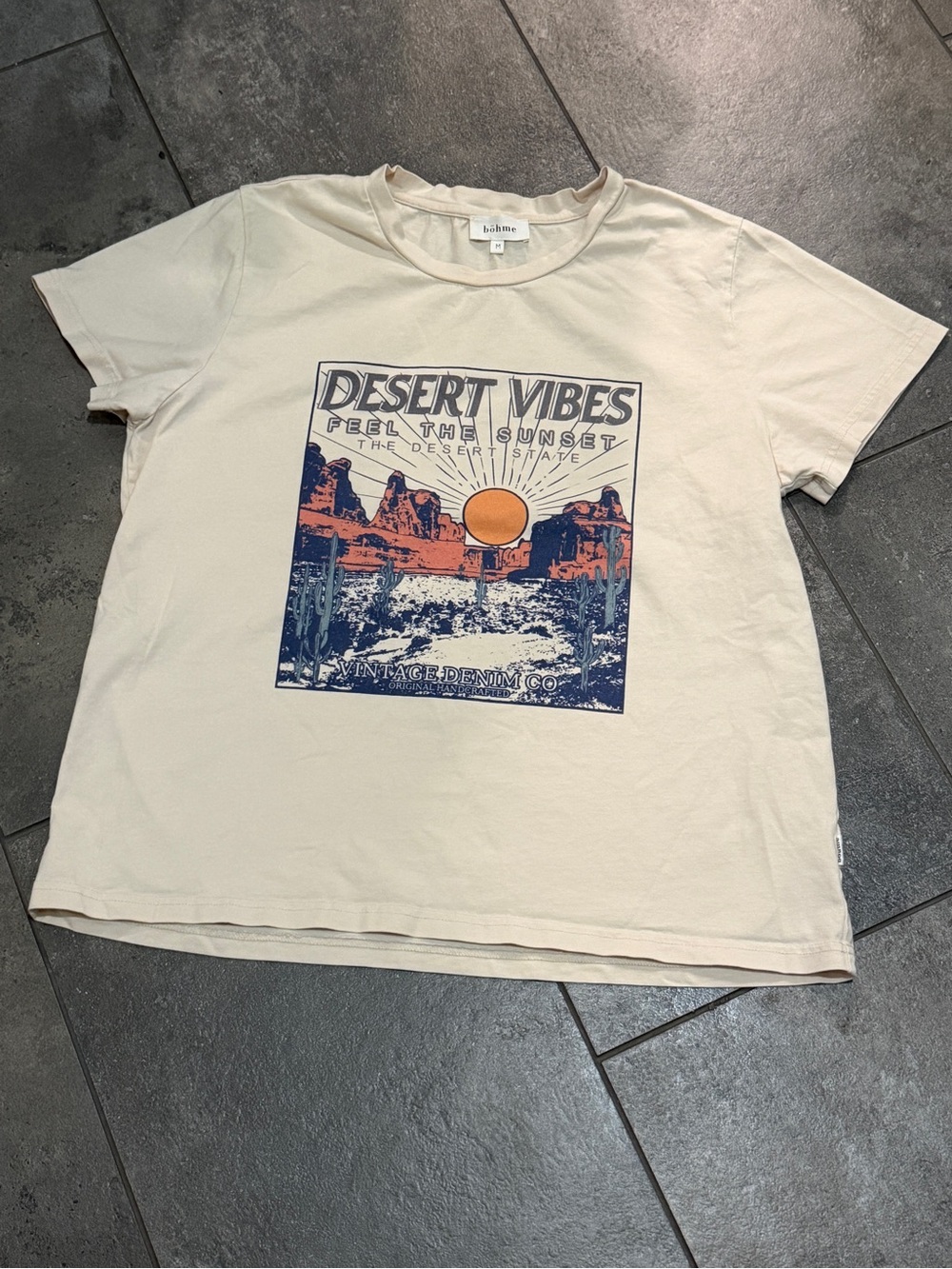 Desert Vibes Cream Graphic Tee - women's